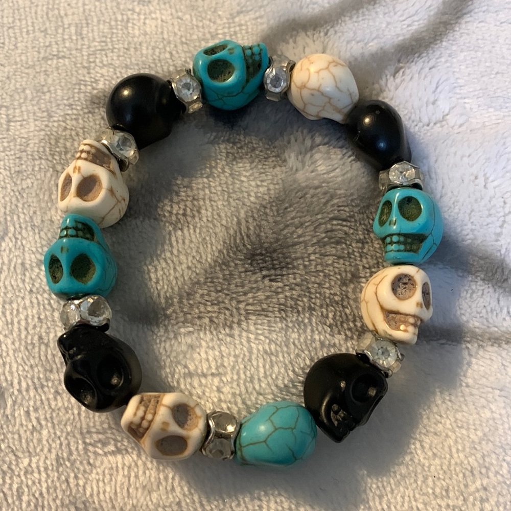 Nice skull bracelet. 7”.